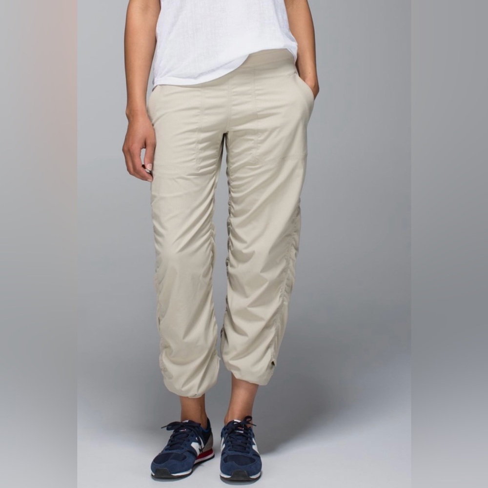 Lululemon Mid Rise Dance Studio Pants Lined Size 8 - Picture 5 of 8